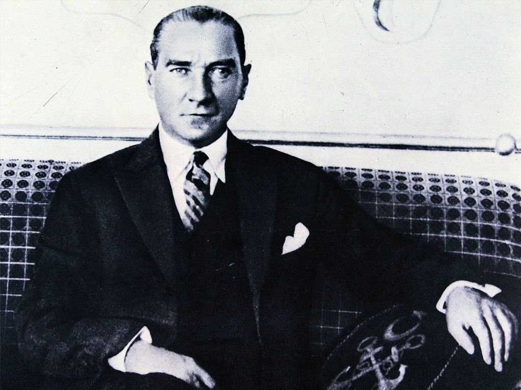 Ulu Önder Mustafa Kemal Atatürk